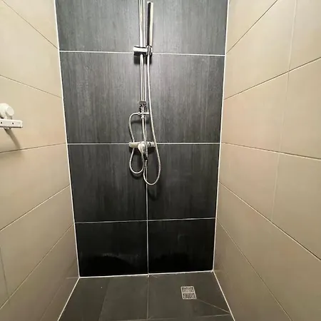 Kiez Box Twentyforseven Private *