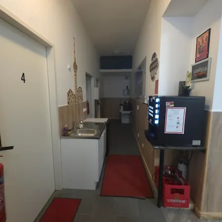 Kiez Box Twentyforseven Private Konukevi Berlin